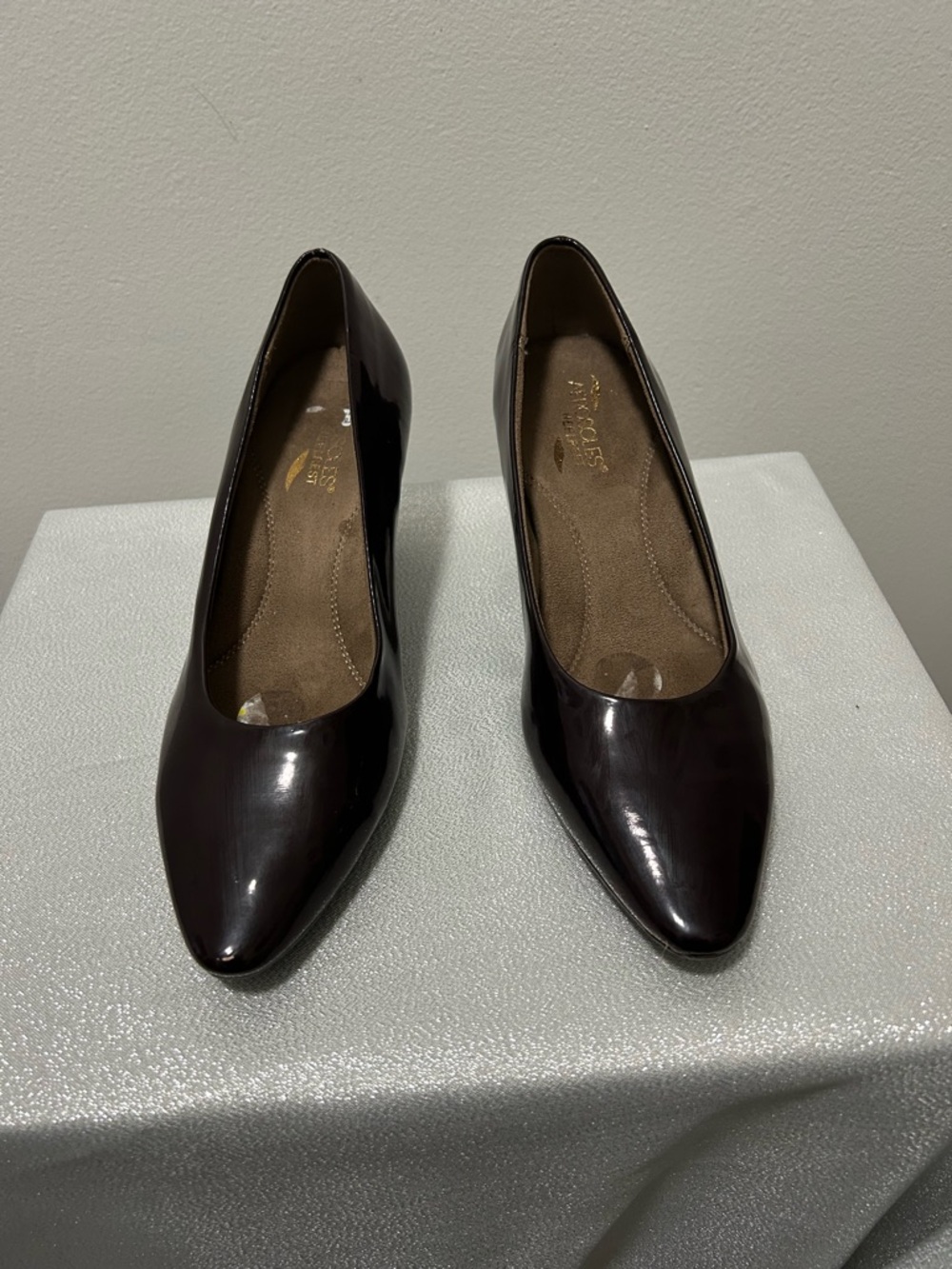AEROSOLES Women's Pointed Patent Pumps - Dark Brown